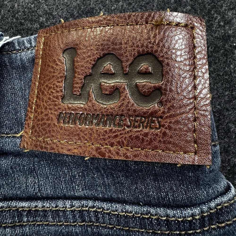 Lee Men's Extreme Motion Jeans Straight Fit Tapered Leg Medium Wash SZ 36x29